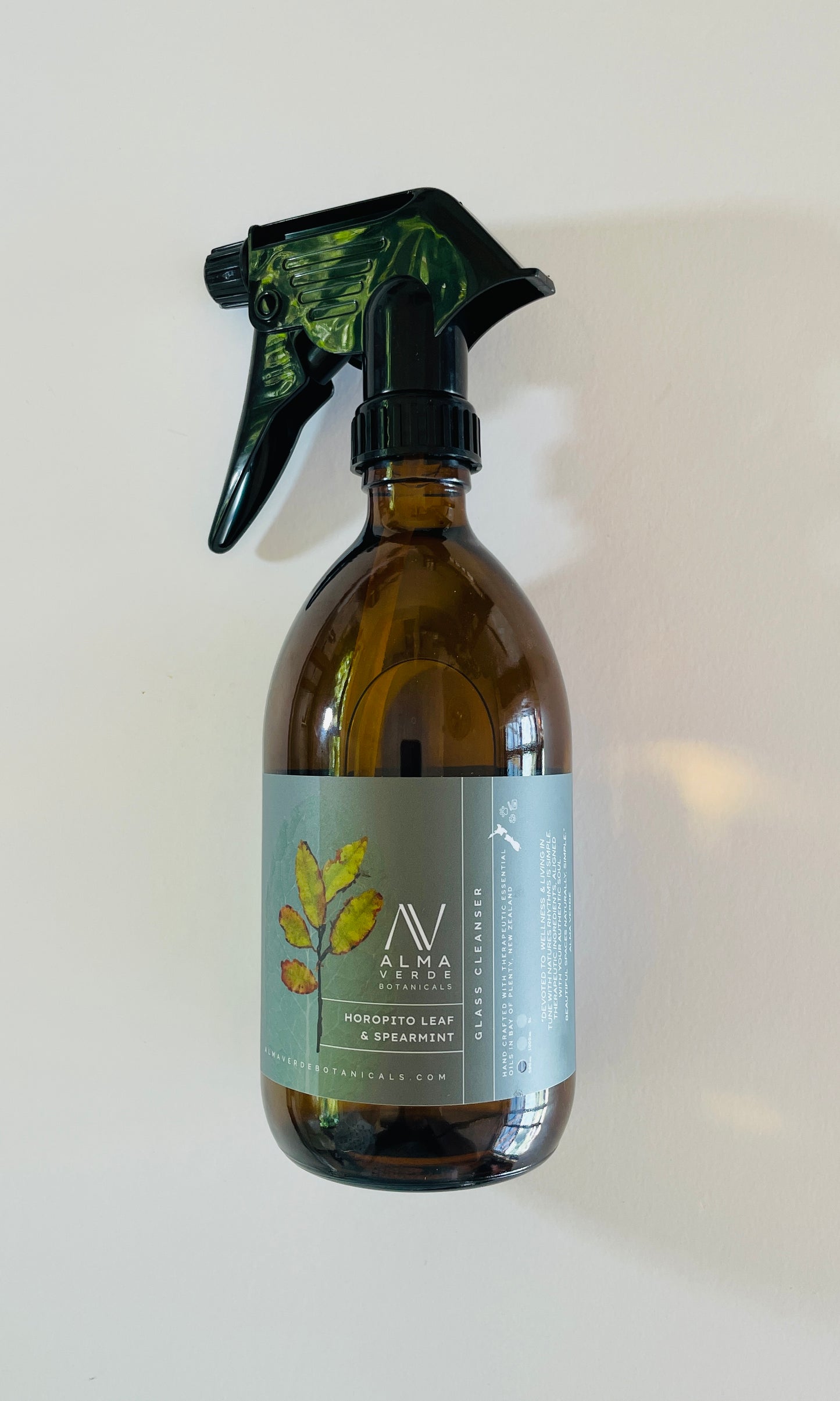 Native Harvest Horopito & Spearmint Glass Cleanser